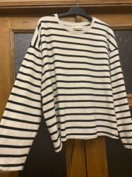 Köynək və bluzalar: Qadın geyimləri – 2 fərqli model 1) Ağ bluz: - Yumşaq, axıcı parça - — 13