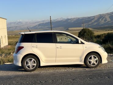 руль на ист: Toyota ist: 2002 г., 1.5 л, Автомат, Бензин, Хэтчбэк