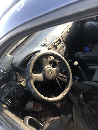 машина кабан: Volkswagen Polo: 1998 г., 1.6 л, Механика, Бензин, Седан