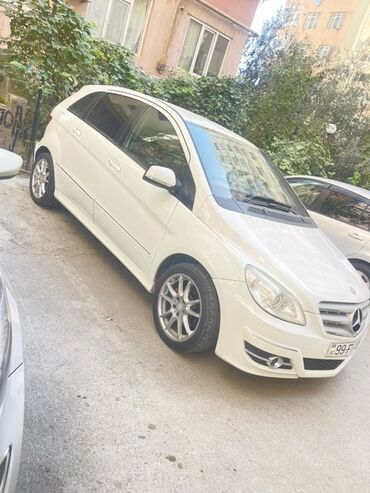 turbo az toyota corolla универсал: Mercedes-Benz B-class: 1.7 l | 2008 il Universal