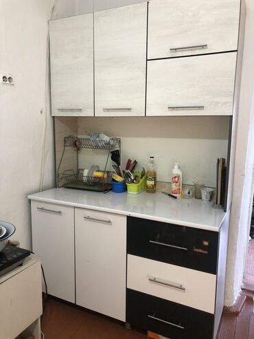 шкафчики для балкона: КУХОННЫЙ ШКАФ СРОЧНО ПРОДАЕТСЯ В ХОРОШЕМ СОСТОЯНИИ ЕСТЬ МИНИ ТОРГ