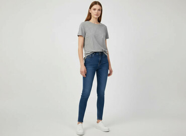 sinsay bluzy oversize: Sinsay, Футболка жіноча, розмір S