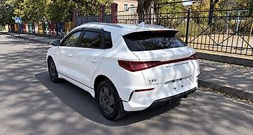 свето диоды: BYD E2: 2023 г., 0.1 л, Автомат, Электромобиль, Кроссовер — 2