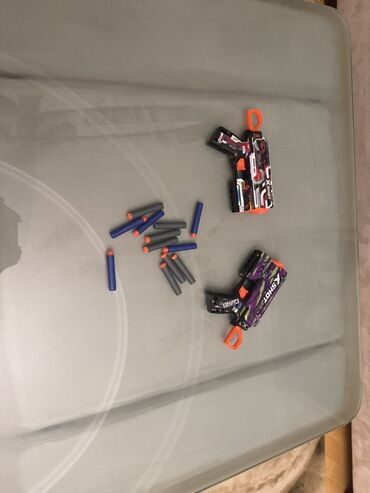 Oyuncaqlar: Nerf blasterler, pattonlar ile