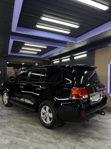 Toyota: Toyota Land Cruiser: 2015 г., 4 л, Автомат, Бензин, Внедорожник — 7