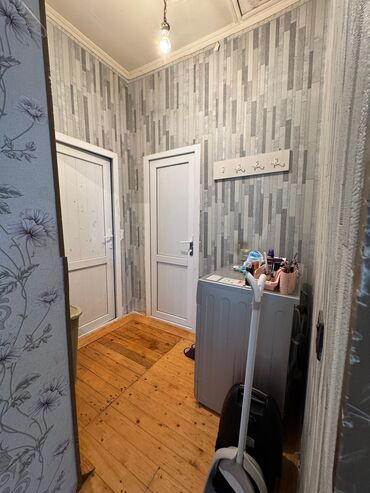 Həyət evləri və villaların satışı: 3 otaqlı, 70 kv. m, Orta təmir — 10