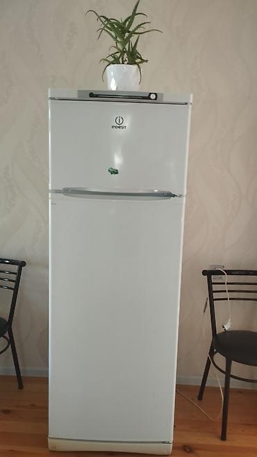 iki: Indesit iki qapılı soyuducu - Üst hissədə ayrıca dondurucu bölmə, alt — 1