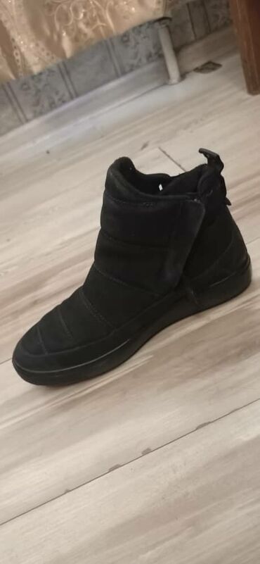 обувь жорданы: Спортивные, фирменные, Деми, ботинки 38й размер, в хорошем состоянии