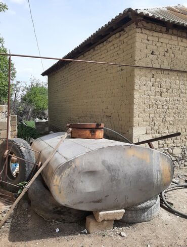 Инкубаторы: 2 ədəddir. 1-i 5ton, 1-i 6ton Qiymət çənin 1 ədədinə aiddir. Çənlər