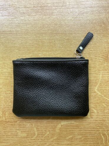 черный кошелек женский: Продаю милый, практичный и удобный кошелек. Практически новая.Покупала