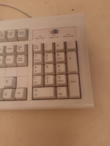 Tastature: Stara,retro tastatura sa din konektorom — 9