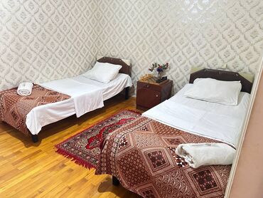 Otaqların uzunmüddətli kirayəsi: 📍 Ünvan: İçərişəhər metrosunun qarşısı, Filarmoniya bağı ilə üzbəüz — 5