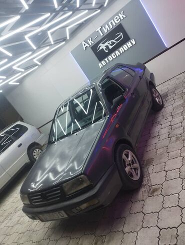 дом прицеп на колесах цена: Volkswagen Vento: 1993 г., 1.8 л, Механика, Бензин, Седан