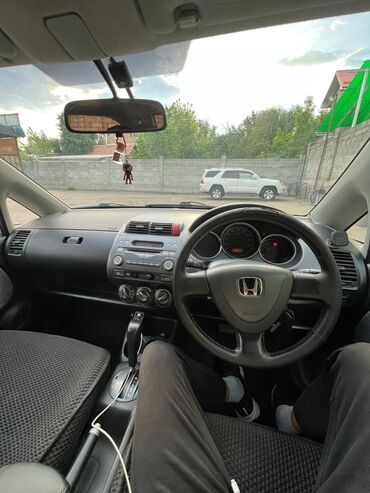 Honda: Honda Fit: 2002 г., 1.3 л, Автомат, Бензин, Хэтчбэк