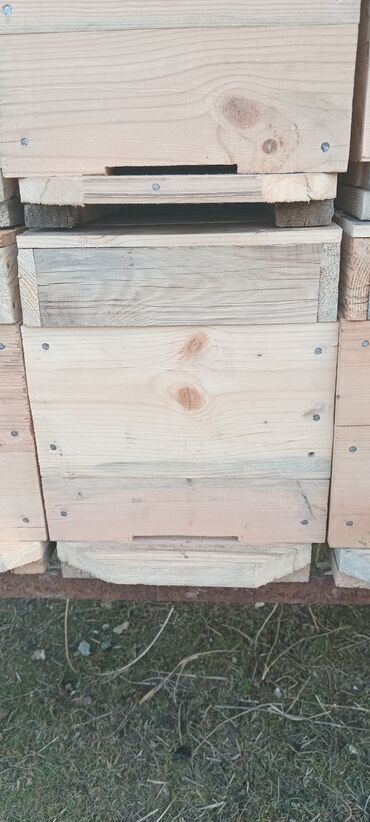 Ящик для перевозки пчел на 4 украинских рамки