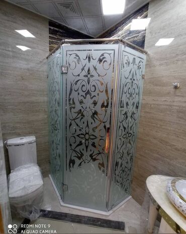 Duş kabinaları, arakəsmələr: Yeni Arakəsmə, Düzbucaqlı, Pulsuz çatdırılma — 29