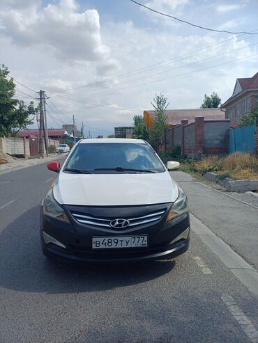 соляра: Автомобиль Hyundai Accent с четырехдверным кузовом седан. Модель