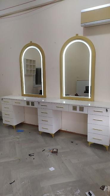 kanputer masasi: Gözəllik salonları və stilistlər üçün iki postlu makiyaj/saç iş stolu — 2