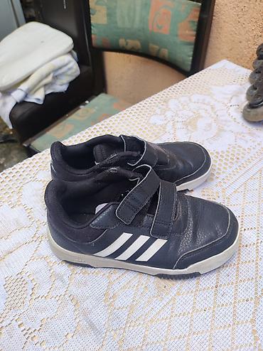 reserved patike: Dečije Adidas patike na čičak - Model: crne sportske patike sa belim — 1
