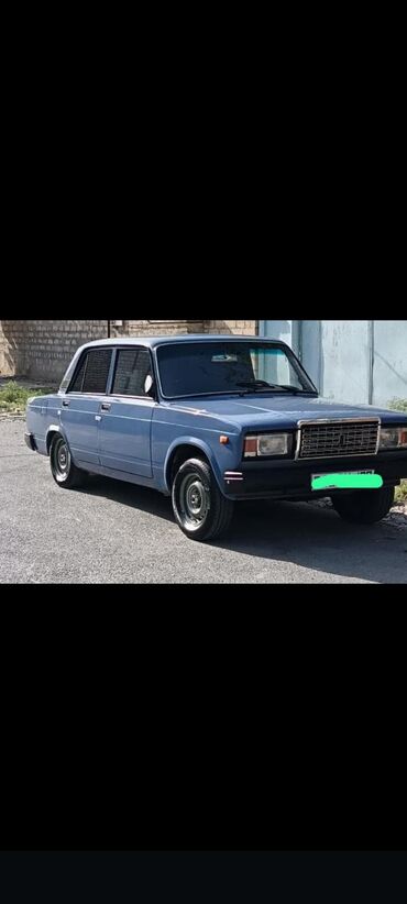Lexus: VAZ 2107 sedan - Kuzov: 4 qapılı, klassik “yeddi” dizaynı, mavi rəng