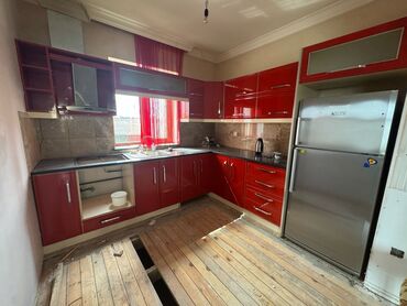 metbext divan: Metbex mebeli tecili satilir yaxsi veziyyetde 330azn. Ustunde