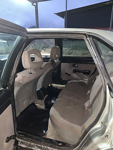 Audi: Audi 100: 1988 г., 1.8 л, Механика, Седан — 3
