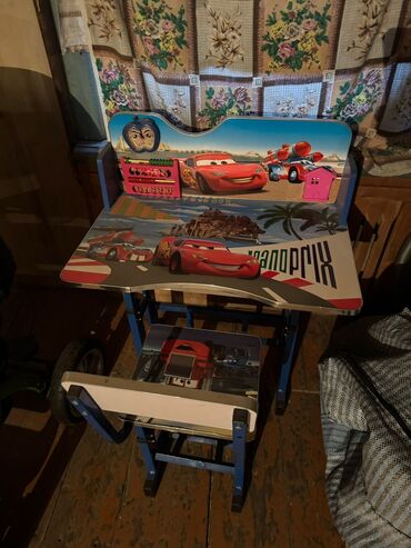 школьные парты и стулья: Uşaq üçün dərs masası və stul dəsti – Cars temalı - Rəngarəng “Cars”