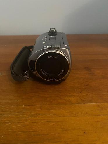 Sony Handycam DCR-SR62 rəqəmsal videokamera - Linza: Carl Zeiss lalafo.az -da Sony Handycam DCR-SR62 rəqəmsal videokamera - Linza: Carl Zeiss