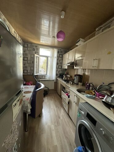 Kirayə mənzillər: Bakı, 8-ci kilometr, 2 otaqlı, Köhnə tikili, m. Neftçilər, 65 kv. m