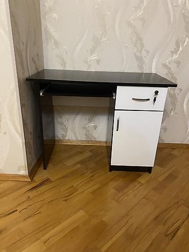 Düz masa, Polkalı, Siyirməli, Sadə laminat, Zəmanətsiz, Kredit yoxdur