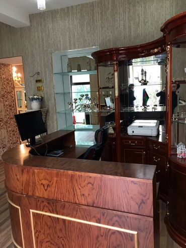 Digər kommersiya daşınmaz əmlakı: Nizami metrosunun yaxınlığında yerləşən 127 kv sahəsi olan təmirli — 13