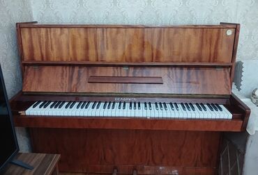 Gitaralar: Piano, Belarus, Akustik, İşlənmiş, Ünvandan götürmə