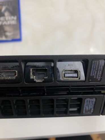 PS4 (Sony Playstation 4): PlayStation 4 (PS4) oyun konsolu dəsti Dəstə daxildir: - PS4 konsolu -da lalafo.az — 10 PS4 (Sony Playstation 4): PlayStation 4 (PS4) oyun konsolu dəsti Dəstə daxildir: - PS4 konsolu — 10