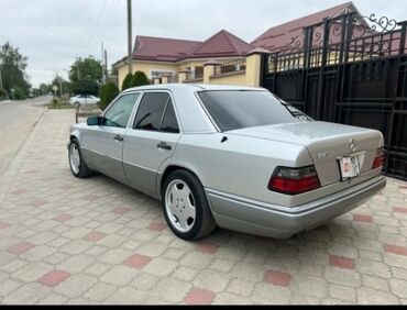 пневма на 220: Mercedes-Benz E 220: 1995 г., 2.2 л, Механика, Бензин, Седан