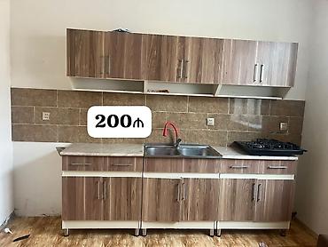Mətbəx mebeli satılır 200₼. Ölçü 2m. Üzərində moyka verilir.Ünvann