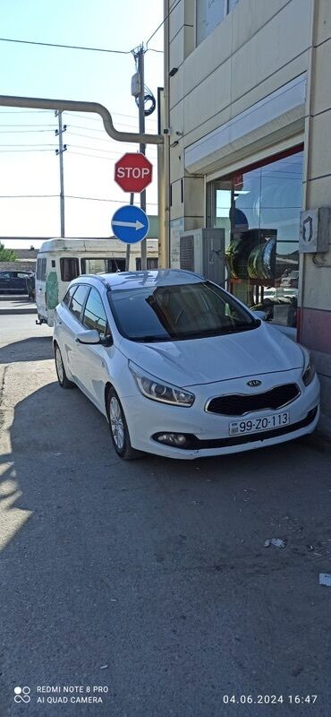 Bentley: Kia Cee’d SW (ağ rəng, universal kuzov) - Kuzov: 5 qapılı universal