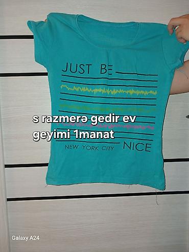 birja madaj: Qadın geyimləri satılır qiymət üzərində qeyd olunub razmer xs s m l — 8