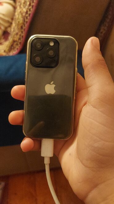 Mətbəx texnikası: “iphone 16 Pro” Xüsusiyyətlər: - Ekran: ön hissədə dəyirmi künclü