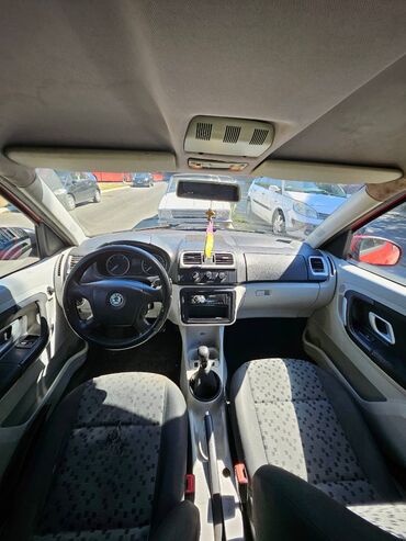 Skoda: Skoda Roomster: 1.4 l | 2007 г. 257900 km Van body type — 6