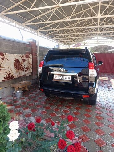 продажа тойота прадо 120: Toyota Land Cruiser Prado, черный цвет 2010 года выпуска. Объем 4
