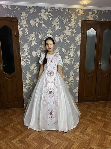 Свадебные платья: Свадебные платья б/у в отличном состоянии — 2