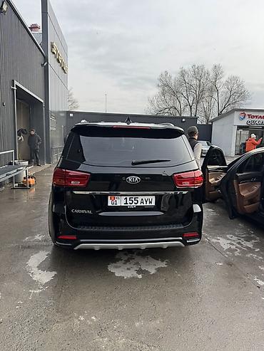 Kia: Kia Carnival: 2019 г., Минивэн — 3