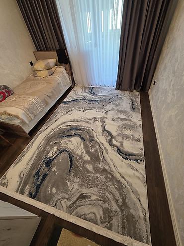 qara parça: Məhsul: İkiüzlü xalça Təsvir: - Ölçü təxmini: 2 x 3 m (uzun — 3