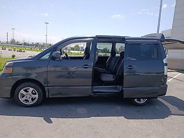 машины китайские: Toyota Voxy: 2004 г., 2 л, Автомат, Бензин, Минивэн — 5