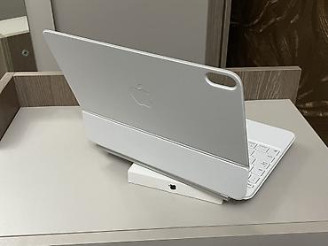 apple i̇pad: Apple Magic Keyboard for iPad Air 11inch m4 m3 m2 (Ağ rəng)yenidir — 4