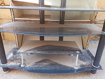 televizor alti alcıpan: Şüşə rəfli TV stendi - Material: qalın tünd şüşə rəflər, metal — 2