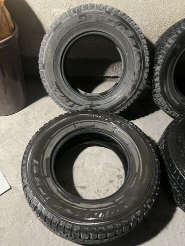 покрышки шины: Шины 285 / 65 / R 17, Зима, Б/у, Комплект, Внедорожные (АТ/МТ), Dunlop