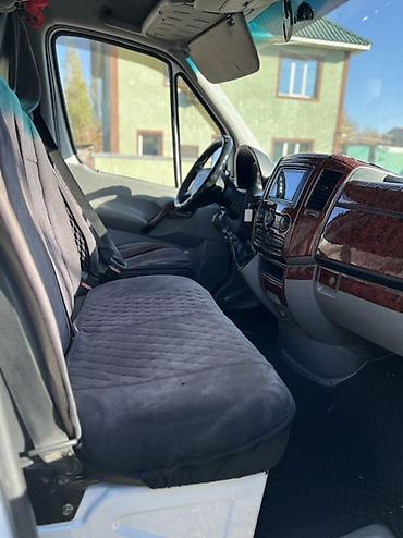 Легкий грузовой транспорт: Легкий грузовик, Mercedes-Benz — 6