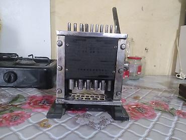 elektron saat satisi: Metal lövhə və hissələr üçün mexaniki ştamplama/markalama presi - — 1