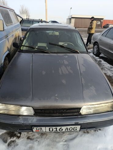 Mazda: Mazda 626: 1990 г., 1.8 л, Механика, Бензин, Седан